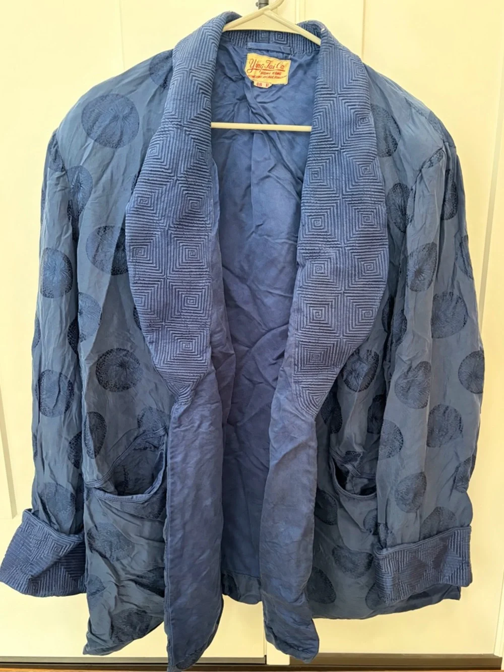 Vintage silk smoking jacket Ying Tai Co. midnight blue large polka dots unisex